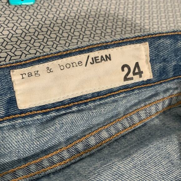 Rag & Bone Cut Off Shorts Distressed In Dixon Light Wash Size 24 - Picture 7 of 8
